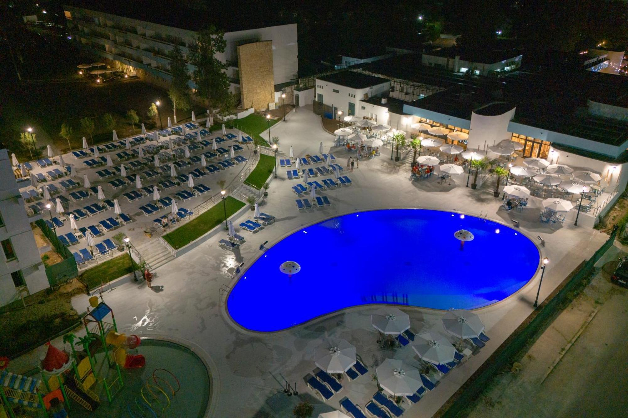 Mera Holiday Resort فينوس المظهر الخارجي الصورة